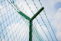 Stacheldraht-Grün-Sicherheitszaun PVCs überzogener Lowa auf die Kettenglied-Zaun-Oberseite