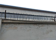 Ziehharmonika-Rasiermesser-Draht-Gebrauch des Rasiermesser-Band-Draht-BTO 22 auf Wand