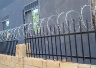 Flacher Verpackungs-Rasiermesser-Draht-Ziehharmonika-Gebrauch auf Zaun oder Betonmauer
